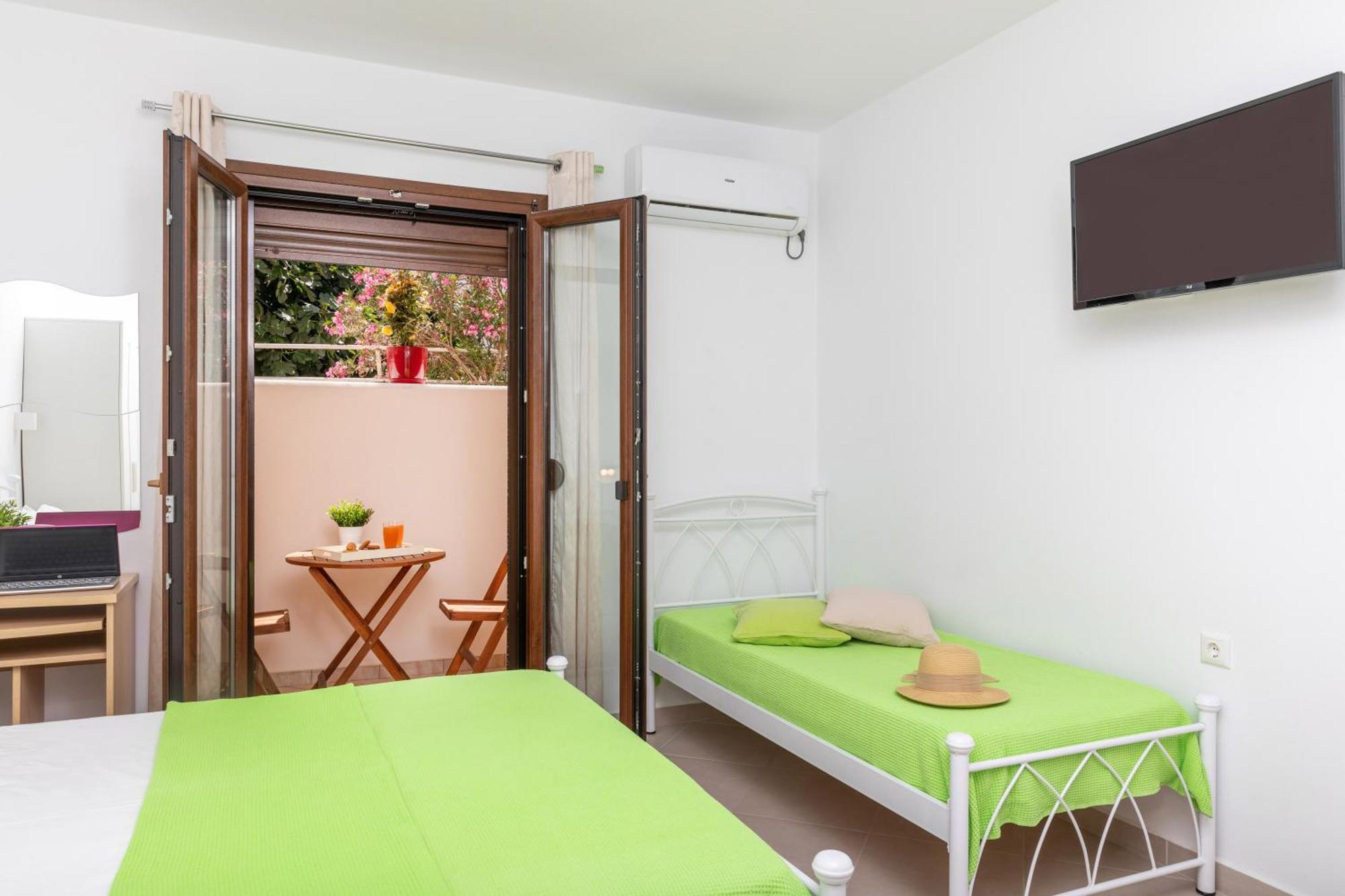 Naxos Diamond Studios Apartments Naxos City Quarto foto